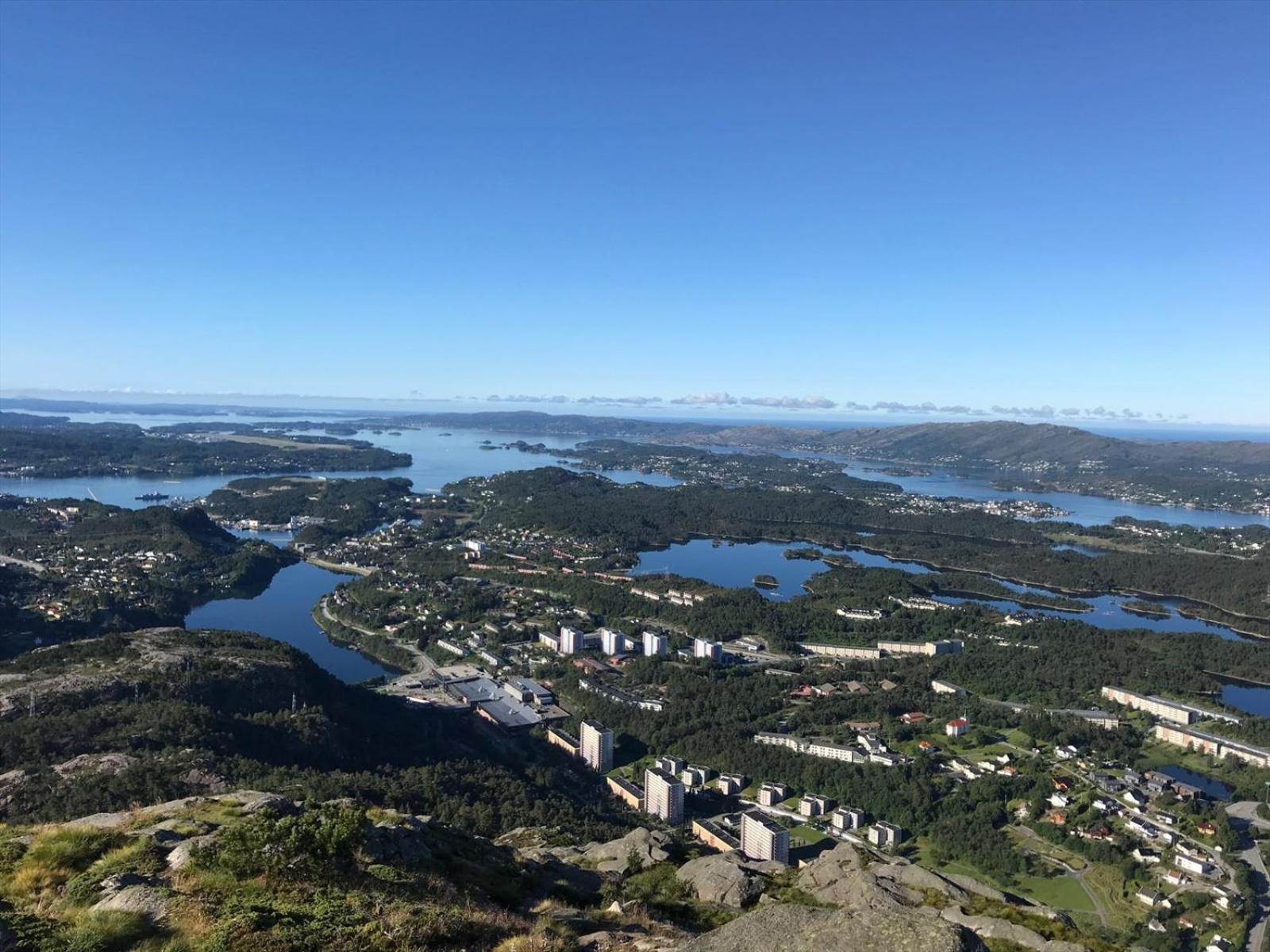 A Beautiful 3-Bedroom Apartment With Stunning Views And Free Parking Bergen Exterior photo