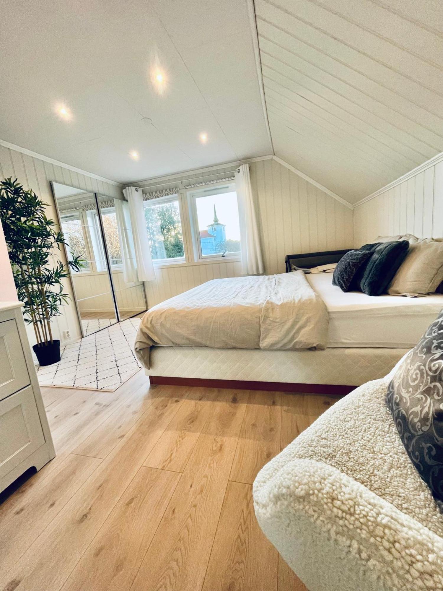 A Beautiful 3-Bedroom Apartment With Stunning Views And Free Parking Bergen Exterior photo